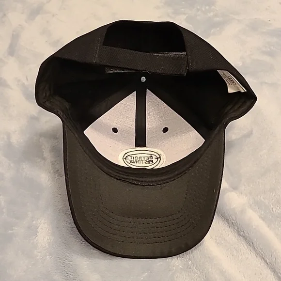 Detroit Pistons black hat - Picture 5 of 9